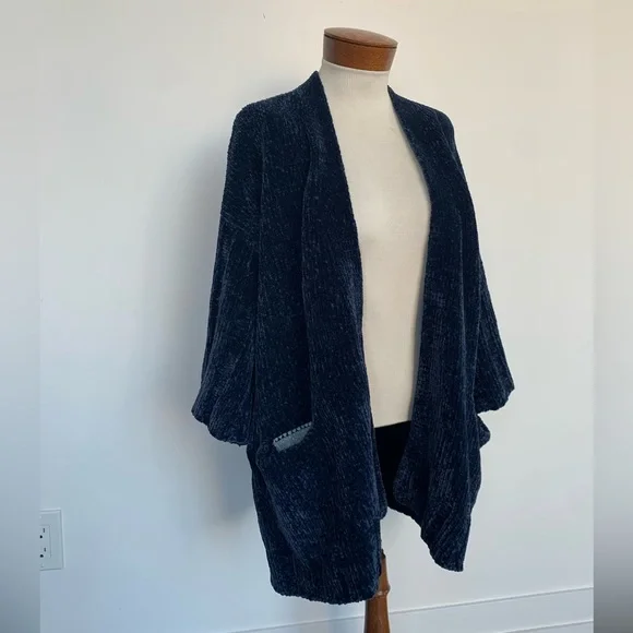 Moth Midnight Blue Velvet Robe - Picture 4 of 6